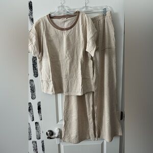 Women’s casual boutique lounge set. Size L. Never worn! Cream and tan.